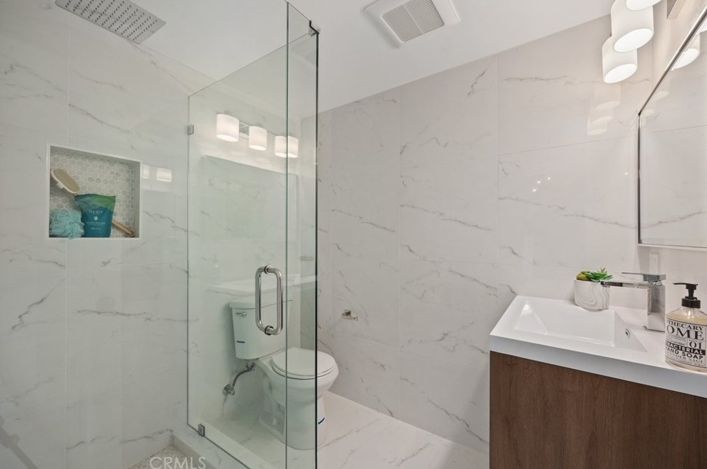16171 Brimhall Ln, Huntington Beach CA  92647-3345 exterior