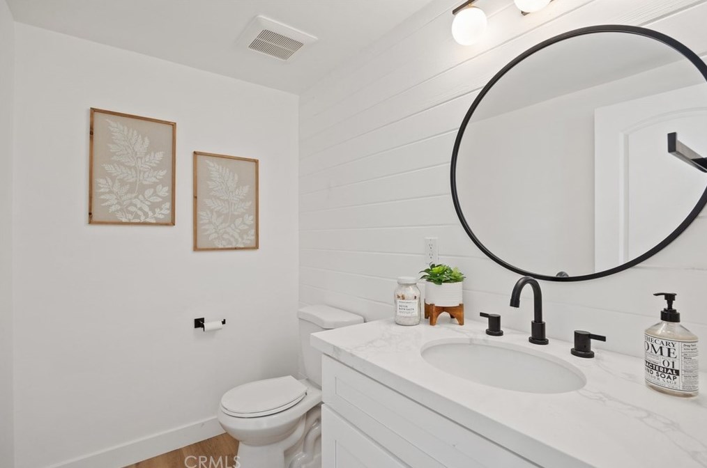 16171 Brimhall Ln, Huntington Beach CA  92647-3345 exterior