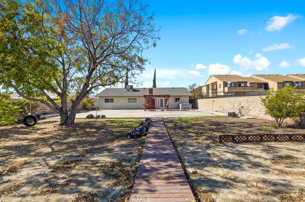 8605 Encina Ave, Fontana CA  92335-3920 exterior
