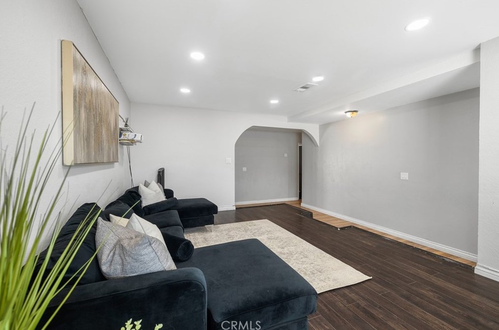 8605 Encina Ave, Fontana CA  92335-3920 exterior