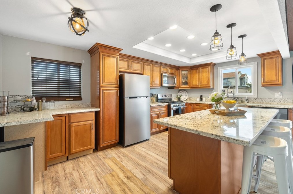 8605 Encina Ave, Fontana CA  92335-3920 exterior