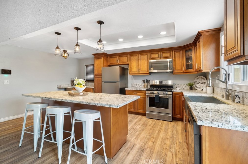8605 Encina Ave, Fontana CA  92335-3920 exterior