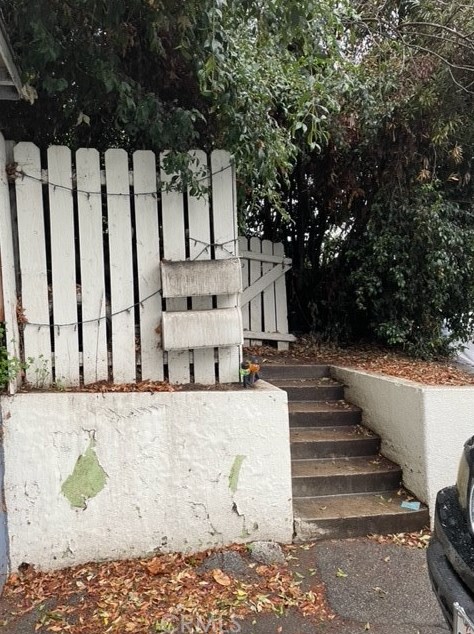 1438 Oak Grove Dr, Los Angeles CA  90041-3118 exterior