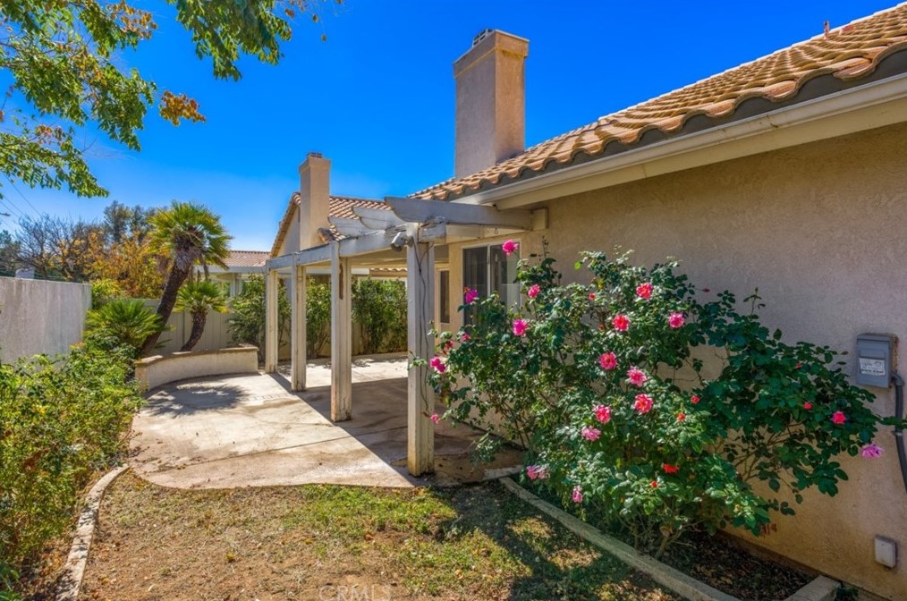 856 Bay Hill Rd, Banning CA  92220-5110 exterior