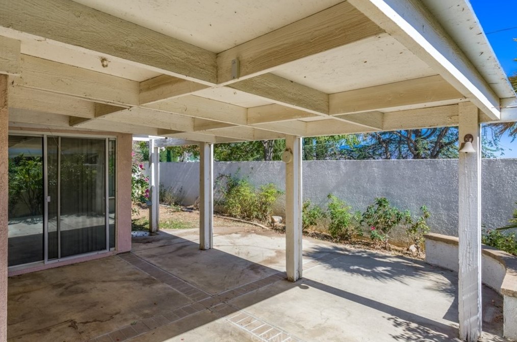 856 Bay Hill Rd, Banning CA  92220-5110 exterior