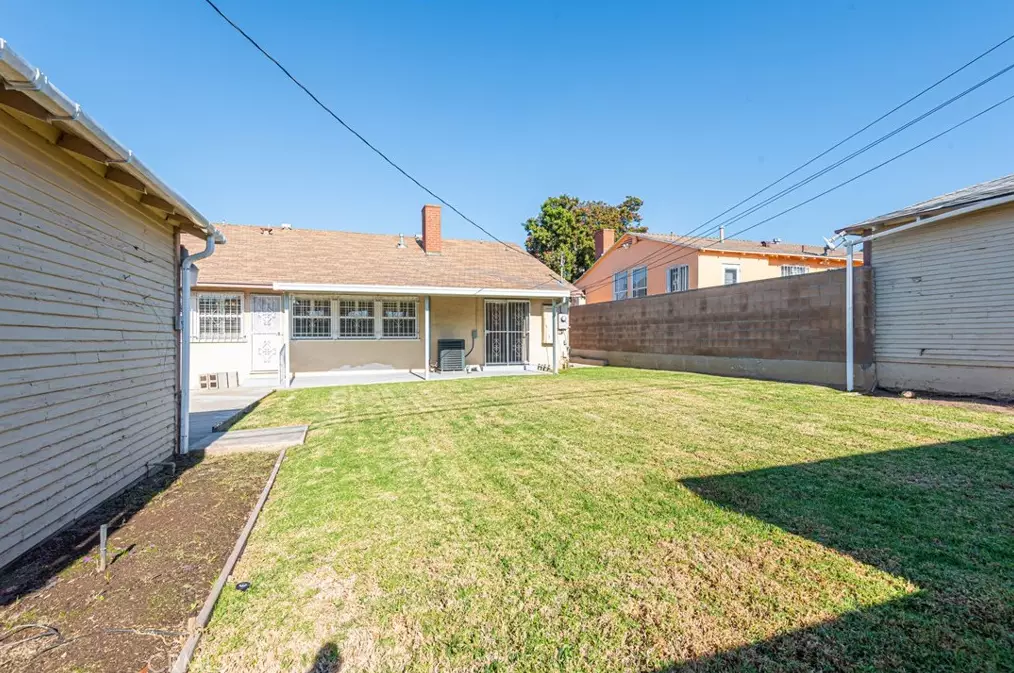 1722 108th St, Los Angeles CA  90047-4413 exterior