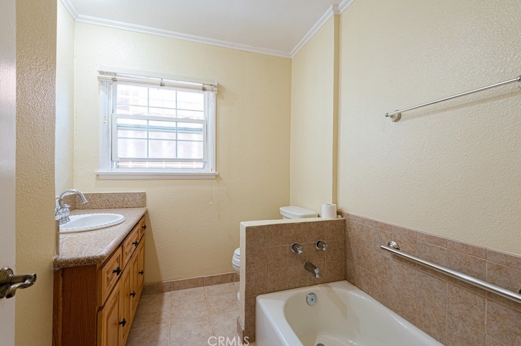 1722 108th St, Los Angeles CA  90047-4413 exterior