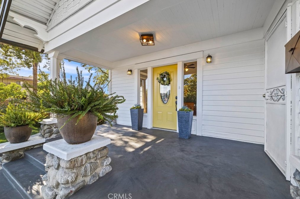 809 William St, Pomona CA  91768-3452 exterior