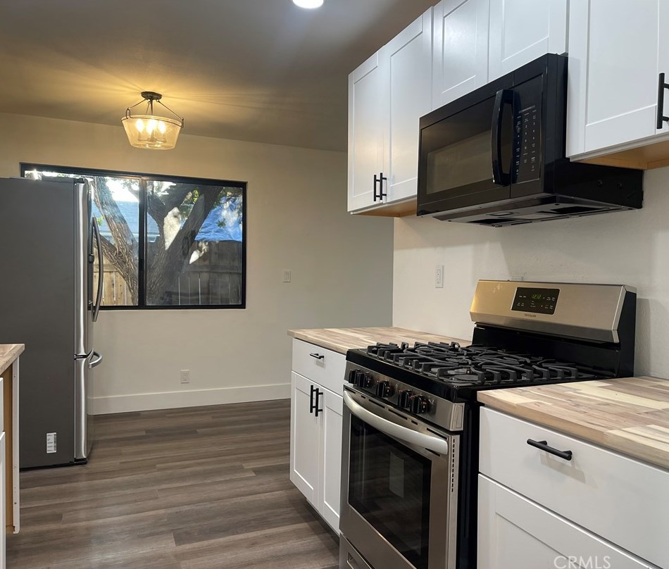 1216 Kent Ave, Escondido CA  92027-1416 exterior