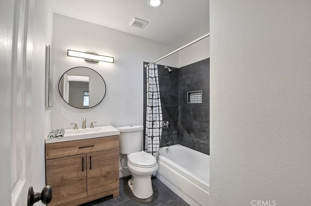 1216 Kent Ave, Escondido CA  92027-1416 exterior