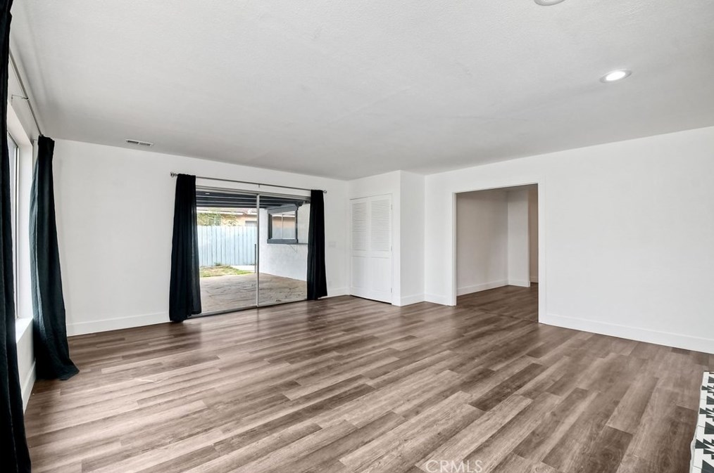 1216 Kent Ave, Escondido CA  92027-1416 exterior