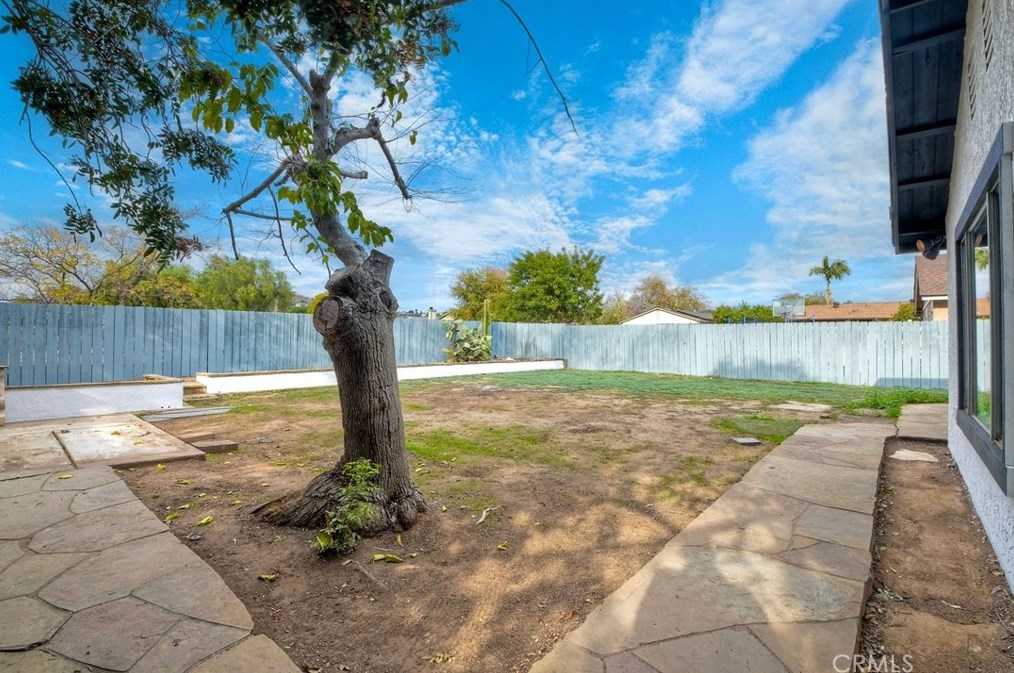 1216 Kent Ave, Escondido CA  92027-1416 exterior