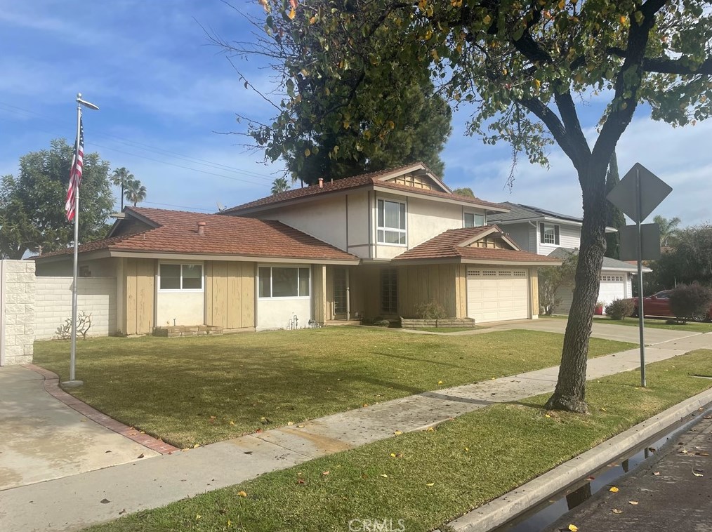 1108 El Camino Dr, Costa Mesa CA  92626-5529 exterior