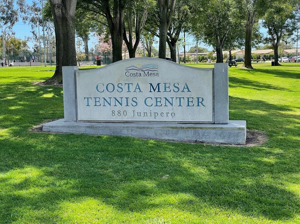 1108 El Camino Dr, Costa Mesa CA  92626-5529 exterior