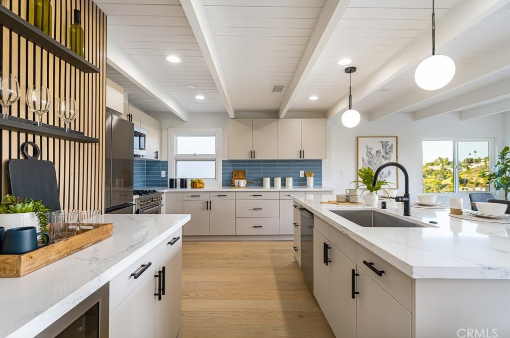 2207 Micheltorena St, Los Angeles CA  90039-3020 exterior
