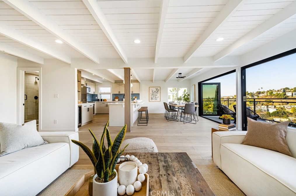 2207 Micheltorena St, Los Angeles CA  90039-3020 exterior