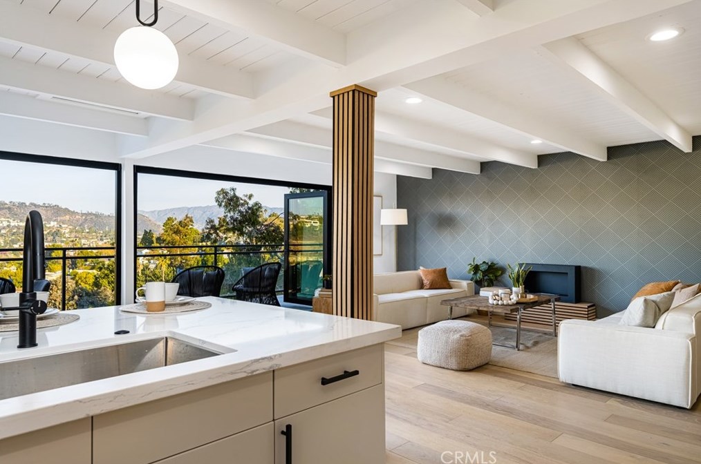 2207 Micheltorena St, Los Angeles CA  90039-3020 exterior