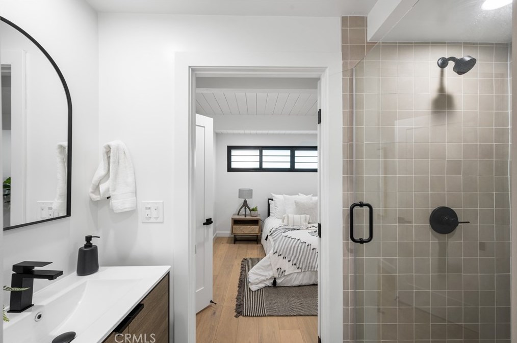2207 Micheltorena St, Los Angeles CA  90039-3020 exterior