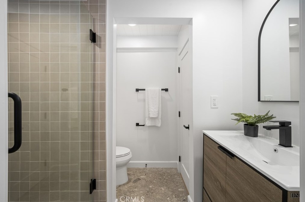 2207 Micheltorena St, Los Angeles CA  90039-3020 exterior