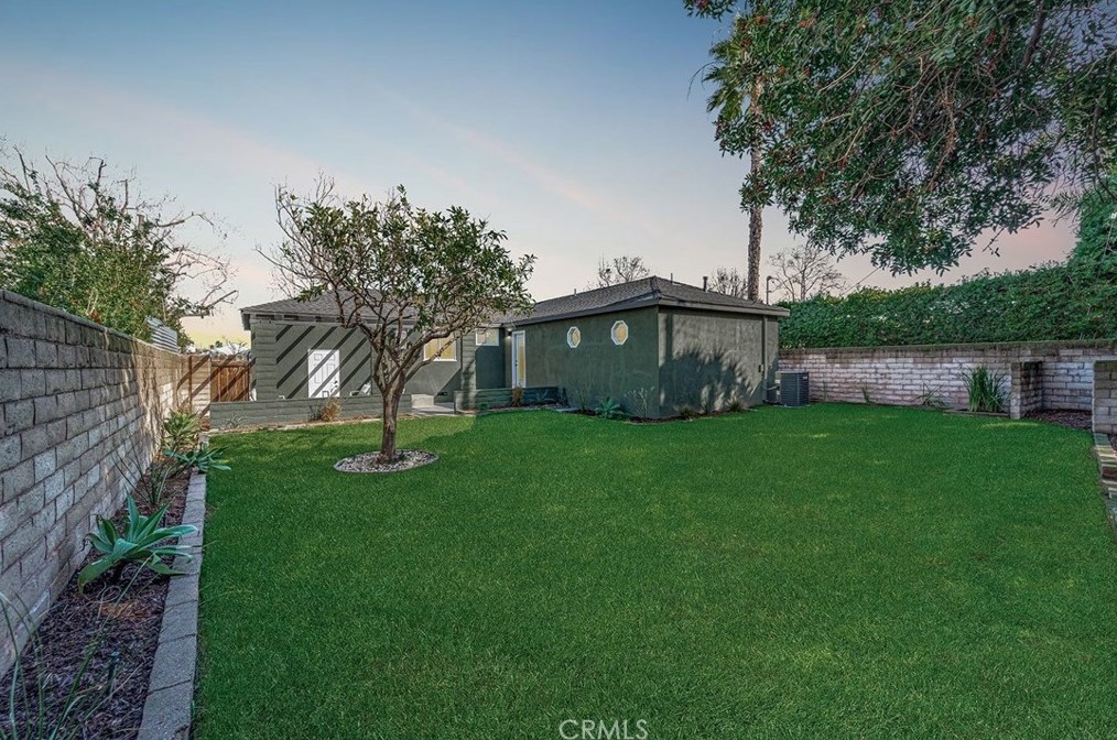 7451 Midfield Ave, Los Angeles CA  90045-3229 exterior