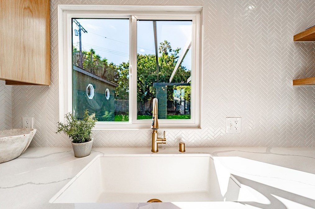 7451 Midfield Ave, Los Angeles CA  90045-3229 exterior