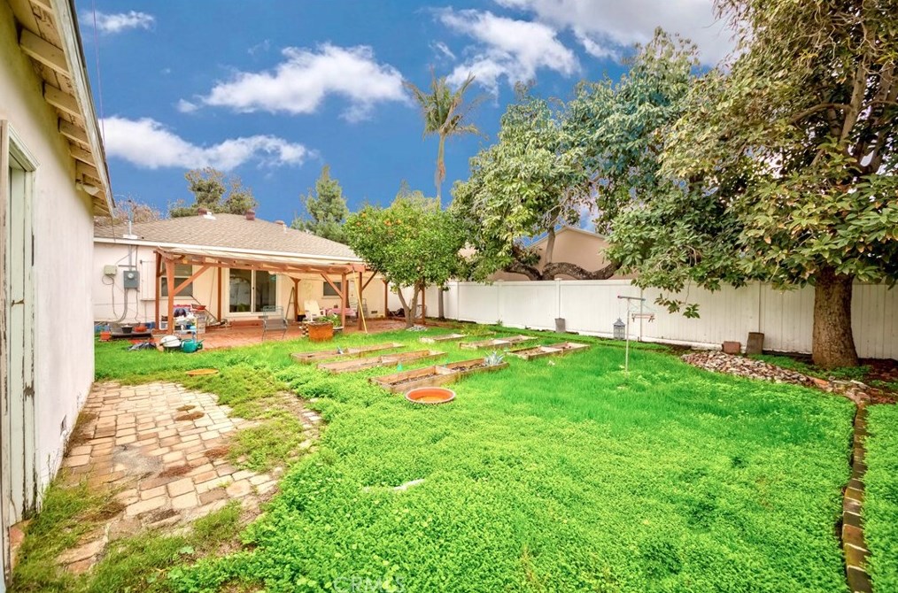 14409 Longworth Ave, Norwalk CA  90650-4722 exterior