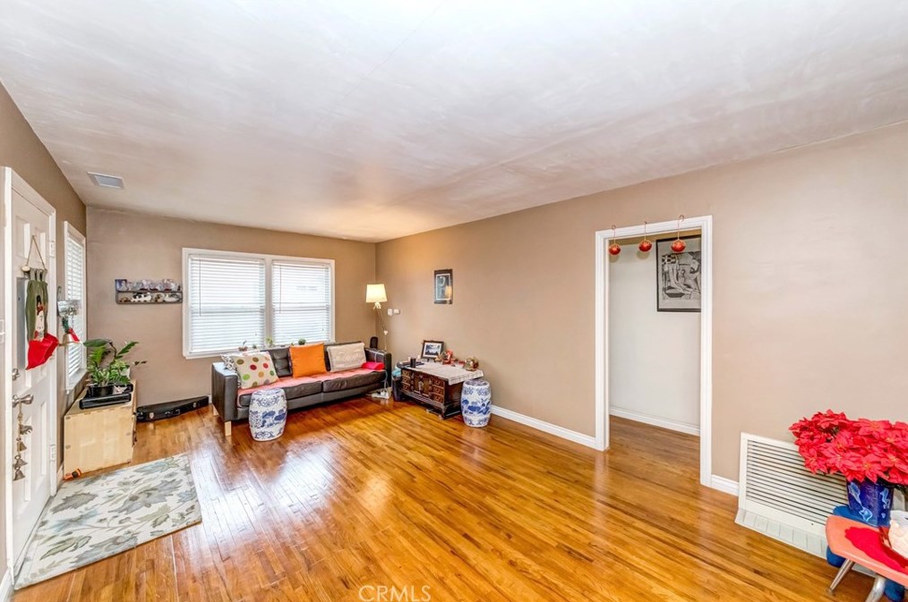 14409 Longworth Ave, Norwalk CA  90650-4722 exterior