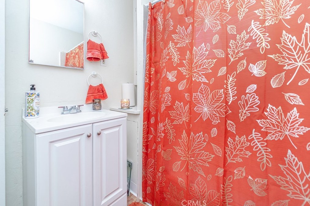 816 Colden Ave, Los Angeles CA  90044-4788 exterior