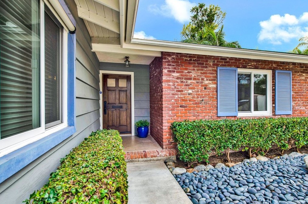 1208 Park Ln, Santa Ana CA  92706-1423 exterior