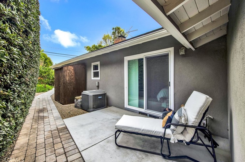 1208 Park Ln, Santa Ana CA  92706-1423 exterior