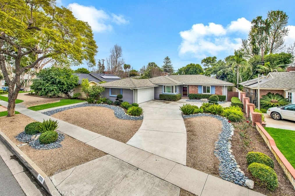 1208 Park Ln, Santa Ana CA  92706-1423 exterior