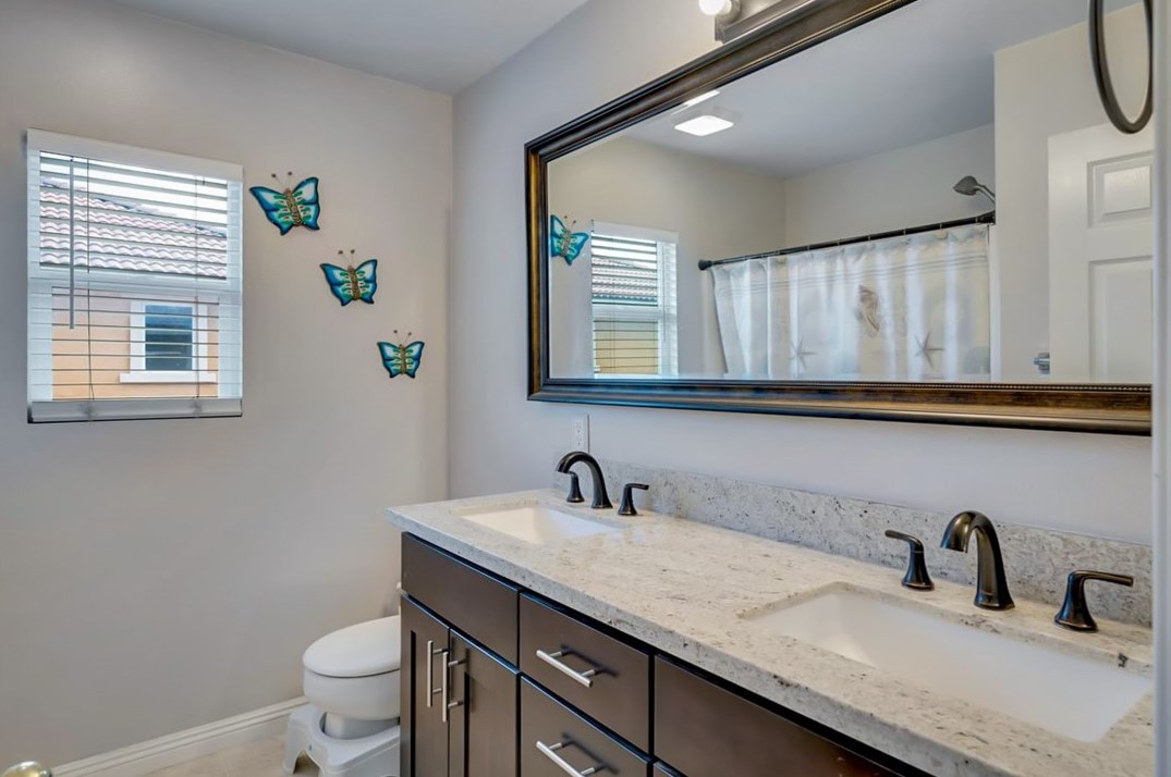 27665 Hackberry St, Murrieta CA  92562-4376 exterior