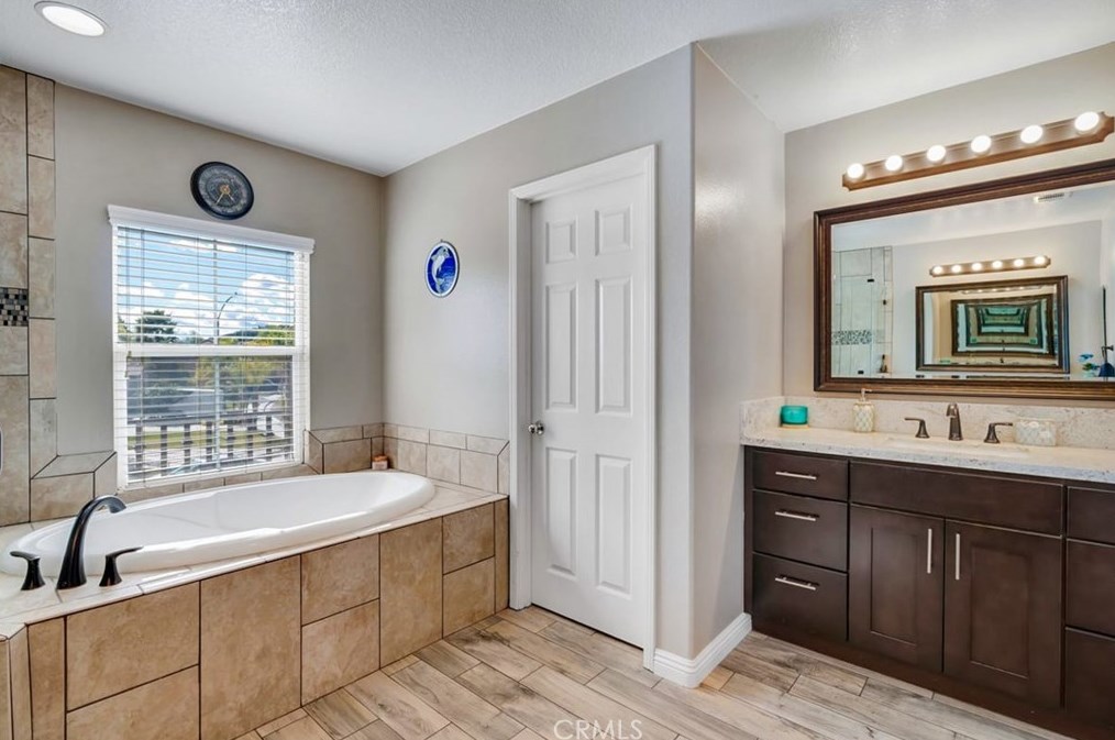 27665 Hackberry St, Murrieta CA  92562-4376 exterior