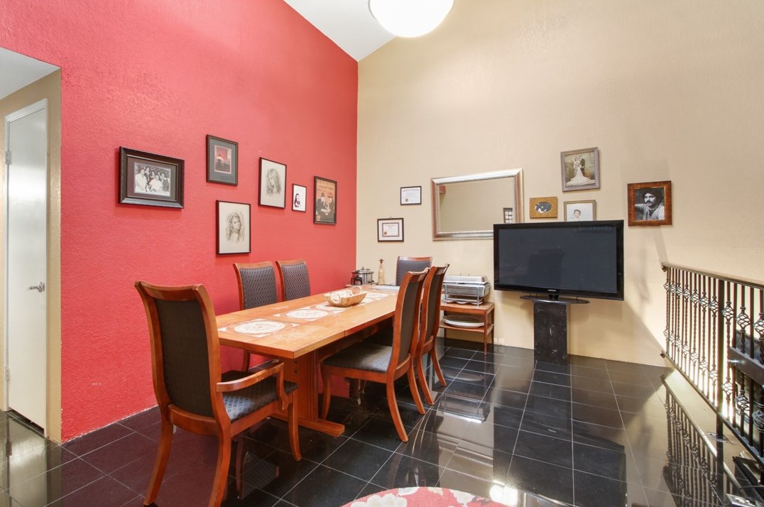 2460 Fairbrook Way, Costa Mesa CA  92626-6573 exterior
