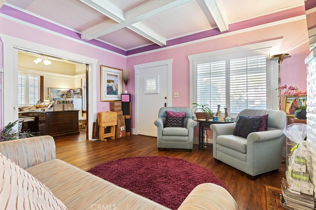 1438 37th Dr, Los Angeles CA  90018-4510 exterior