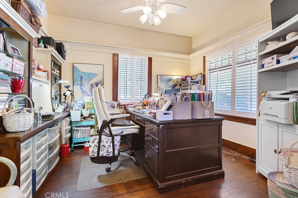 1438 37th Dr, Los Angeles CA  90018-4510 exterior