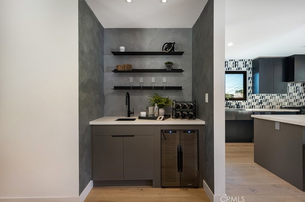 5419 Garth Ave, Los Angeles CA  90056-1115 exterior