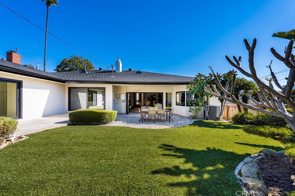 5419 Garth Ave, Los Angeles CA  90056-1115 exterior