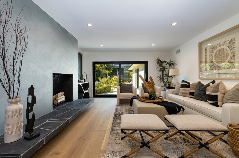 5419 Garth Ave, Los Angeles CA  90056-1115 exterior