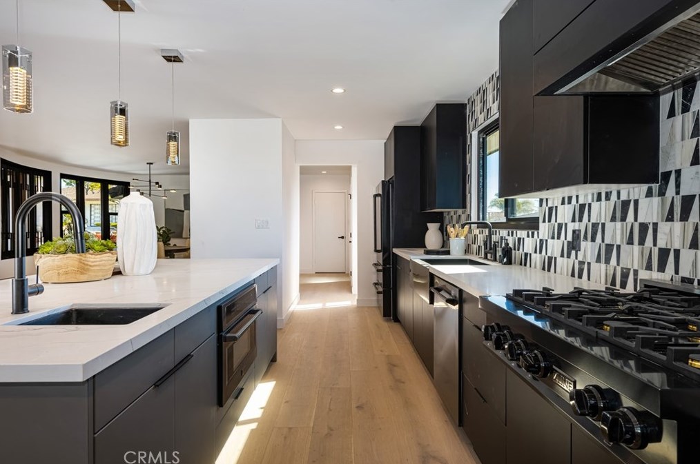 5419 Garth Ave, Los Angeles CA  90056-1115 exterior
