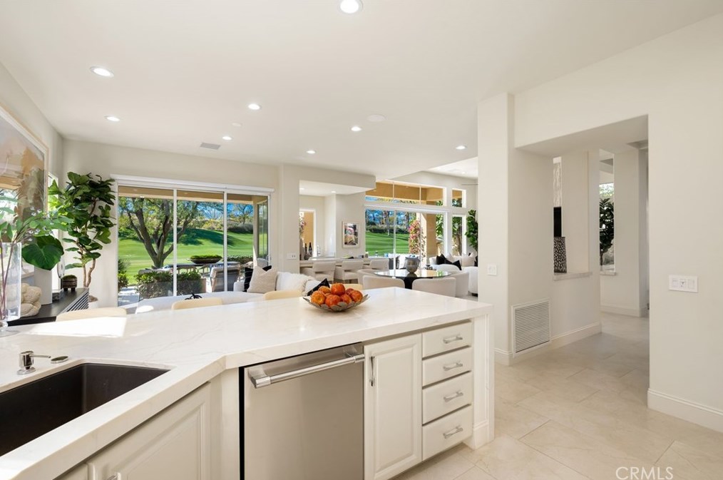 223 Desert Holly Dr, Palm Desert CA  92211-7410 exterior