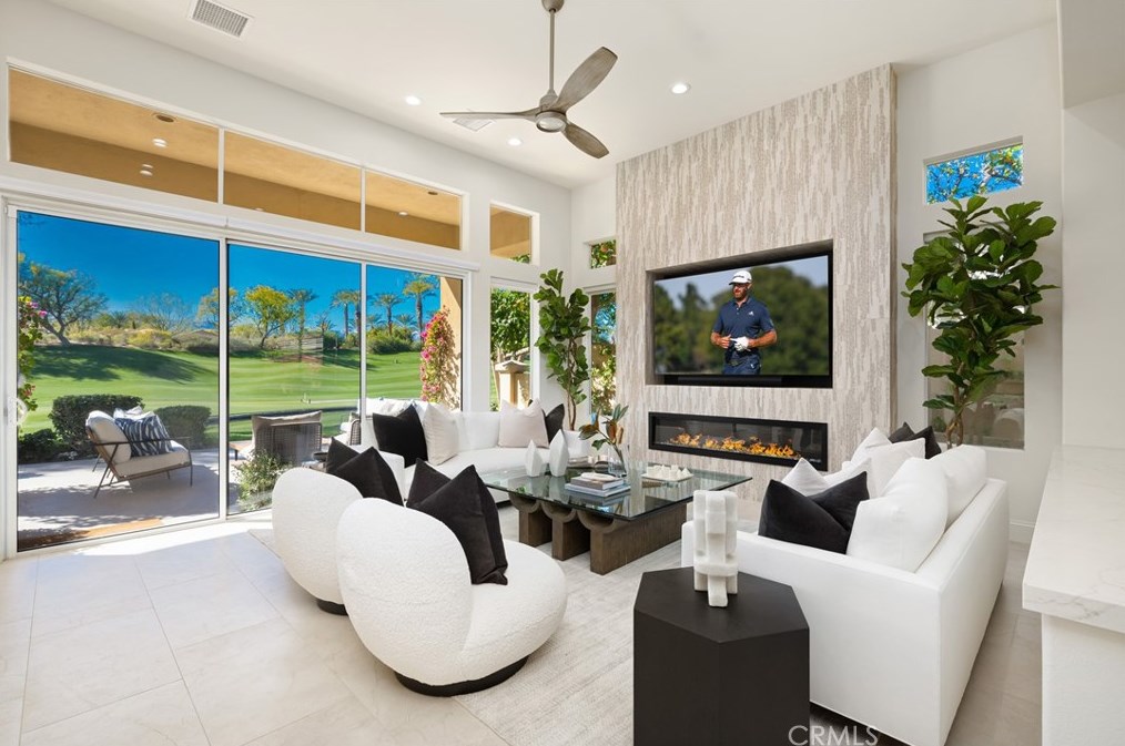 223 Desert Holly Dr, Palm Desert CA  92211-7410 exterior