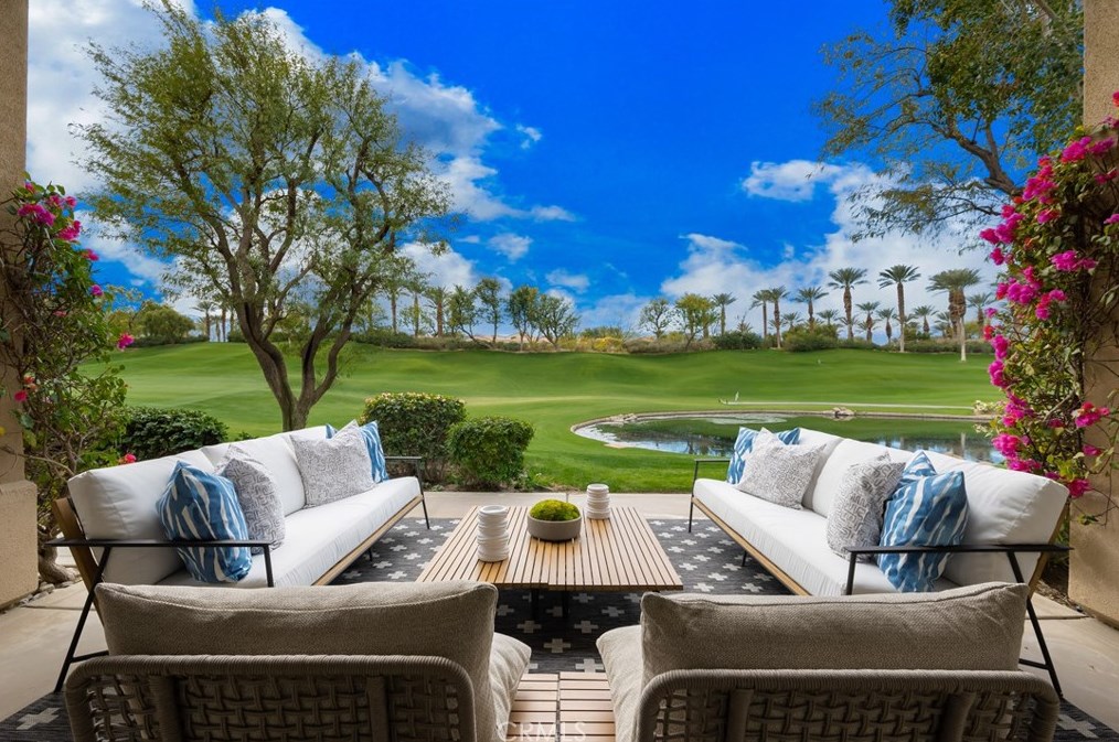 223 Desert Holly Dr, Palm Desert CA  92211-7410 exterior