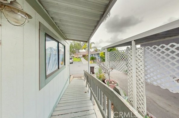 7051 Ellis Ave, Huntington Beach CA  92648-1241 exterior