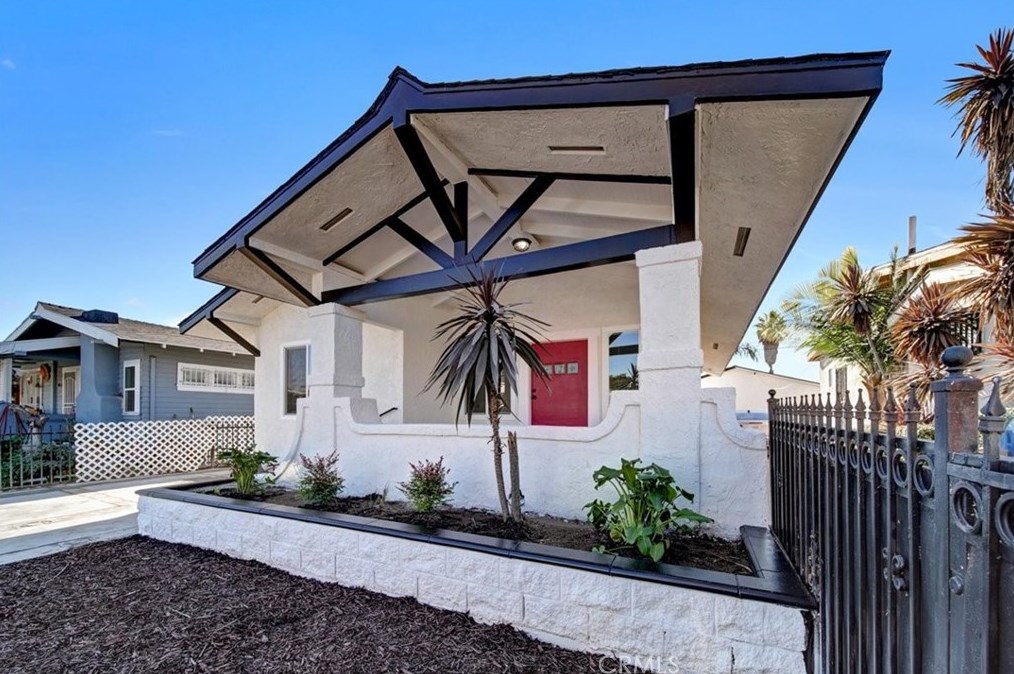 1660 57th St, Los Angeles CA  90011-5049 exterior