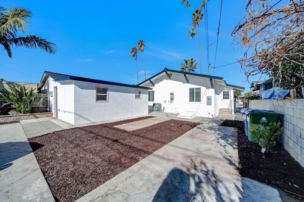 1660 57th St, Los Angeles CA  90011-5049 exterior