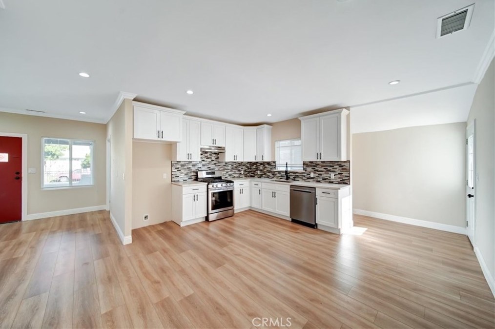 1660 57th St, Los Angeles CA  90011-5049 exterior