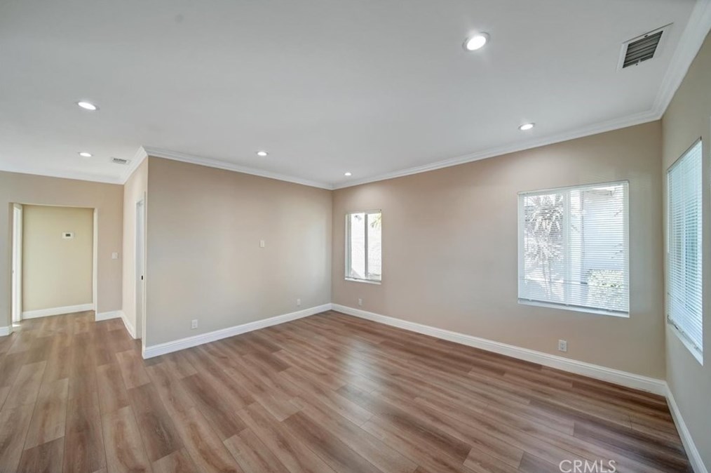 1660 57th St, Los Angeles CA  90011-5049 exterior