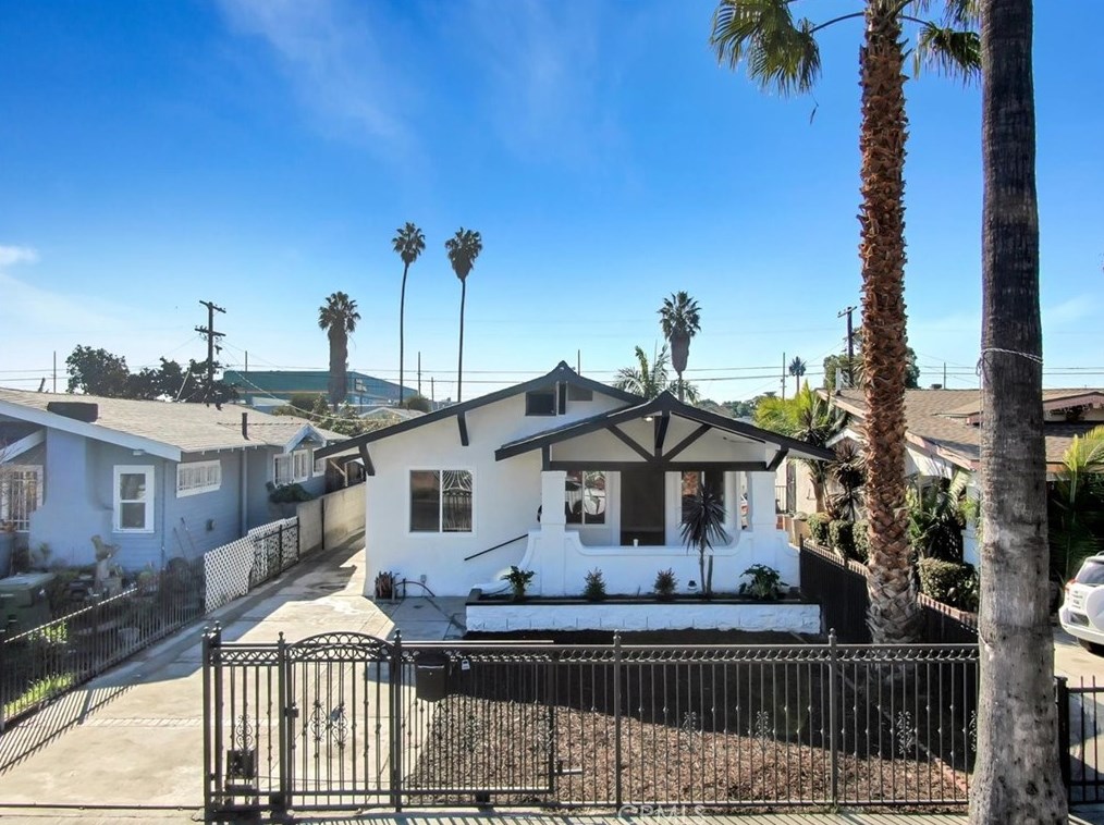 1660 57th St, Los Angeles CA  90011-5049 exterior