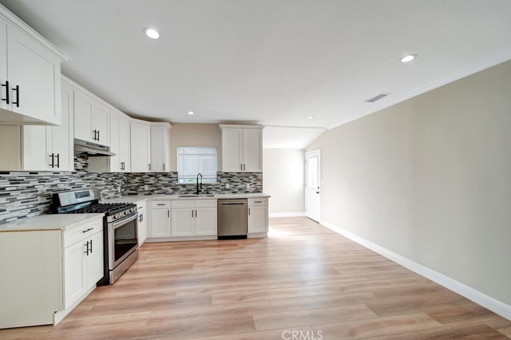 1660 57th St, Los Angeles CA  90011-5049 exterior